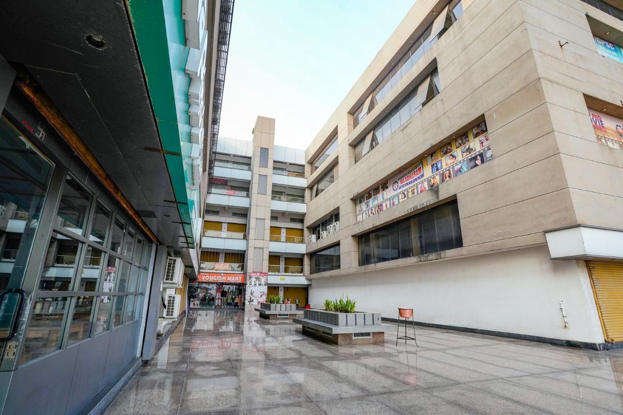 Fabexpress Blue Stone Hotel Surate Exterior foto