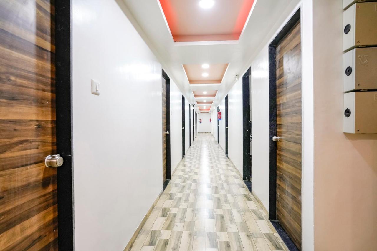 Fabexpress Blue Stone Hotel Surate Exterior foto